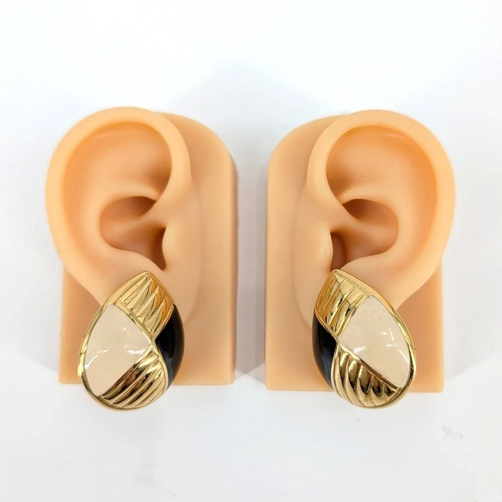 Vintage Geometric Enamel‎ Clip-On Earrings Gold Tone Black Cream Teardrop 80s